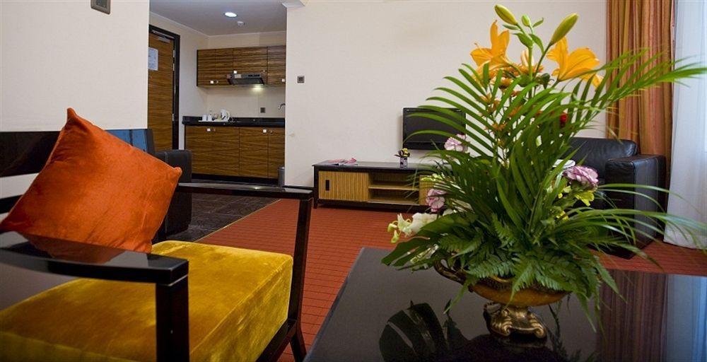 Rayan Hotel Corniche Шарджа Экстерьер фото