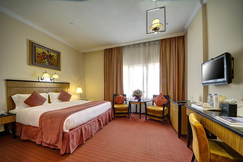Rayan Hotel Corniche Шарджа Экстерьер фото