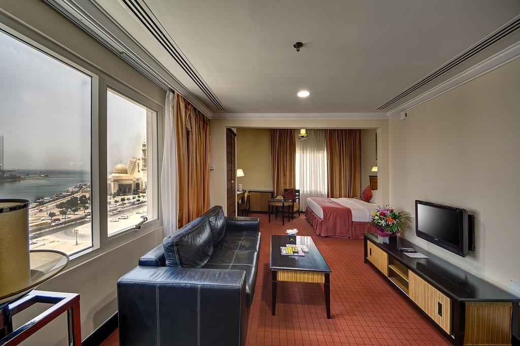 Rayan Hotel Corniche Шарджа Экстерьер фото