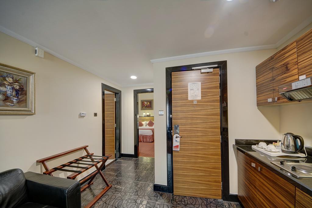Rayan Hotel Corniche Шарджа Экстерьер фото