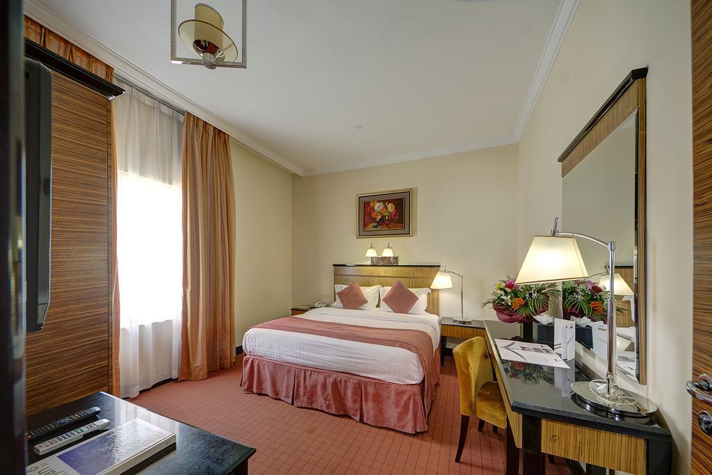 Rayan Hotel Corniche Шарджа Экстерьер фото